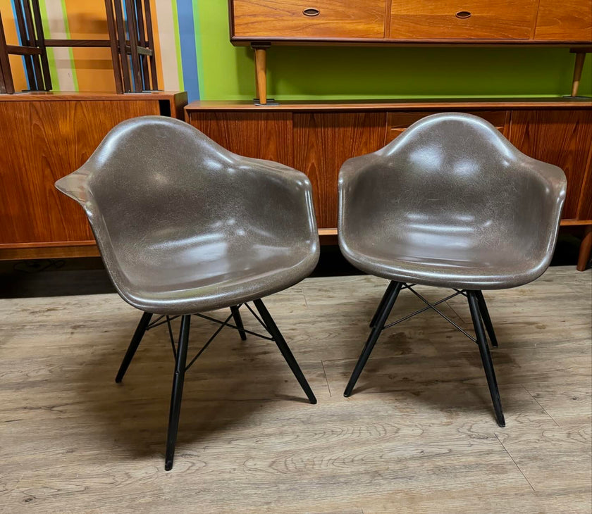 Vintage Eames Molded Fiberglass DAW Armchairs