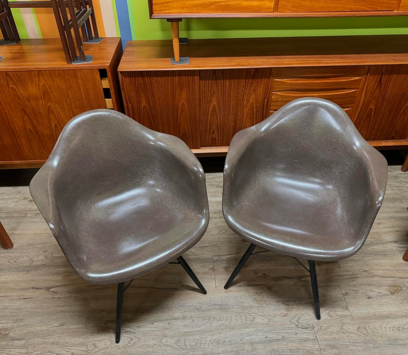 Vintage Eames Molded Fiberglass DAW Armchairs