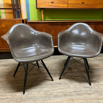 Vintage Eames Molded Fiberglass DAW Armchairs