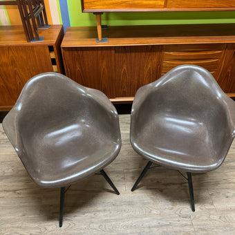 Vintage Eames Molded Fiberglass DAW Armchairs