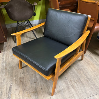 Mid Century Lounge Chair