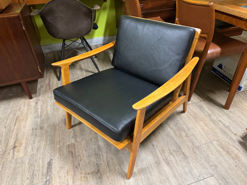 Mid Century Lounge Chair