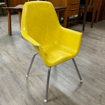 Mid Century Kids Shell Chair